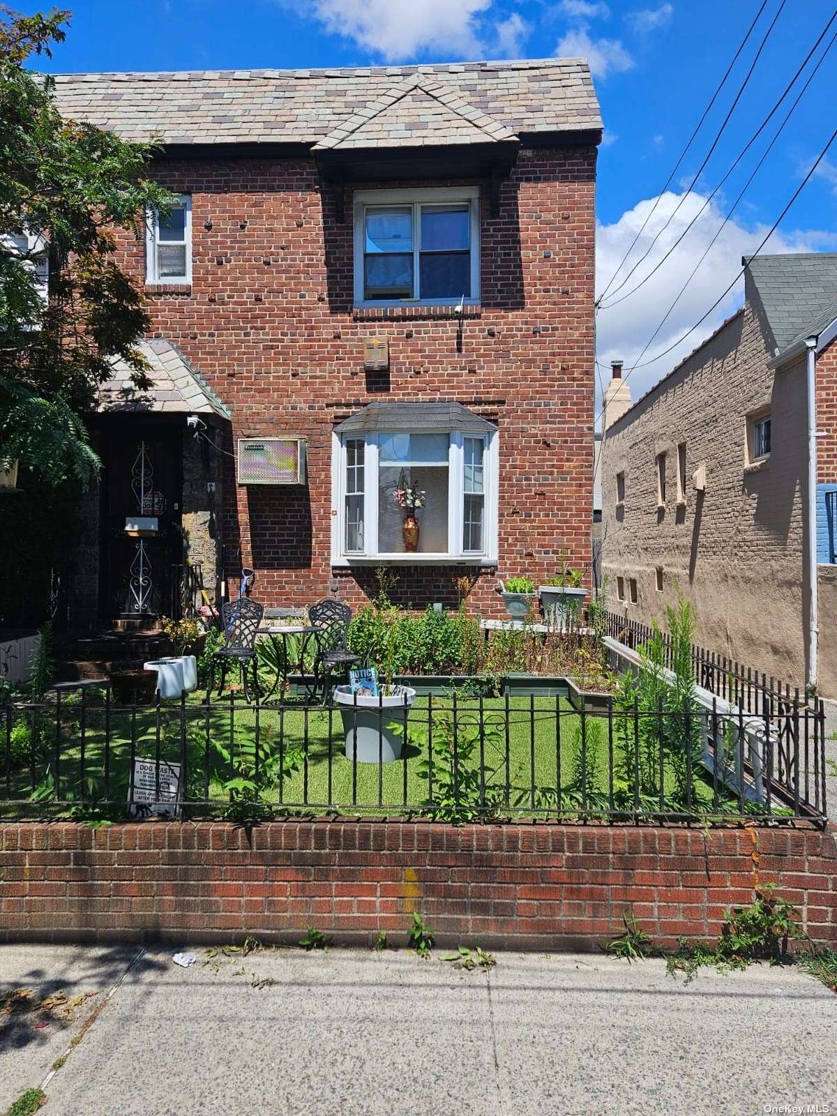 Property for Sale at 2546 47th Street, Astoria, Queens, NY - Bedrooms: 3 
Bathrooms: 2 
Rooms: 6  - $978,000