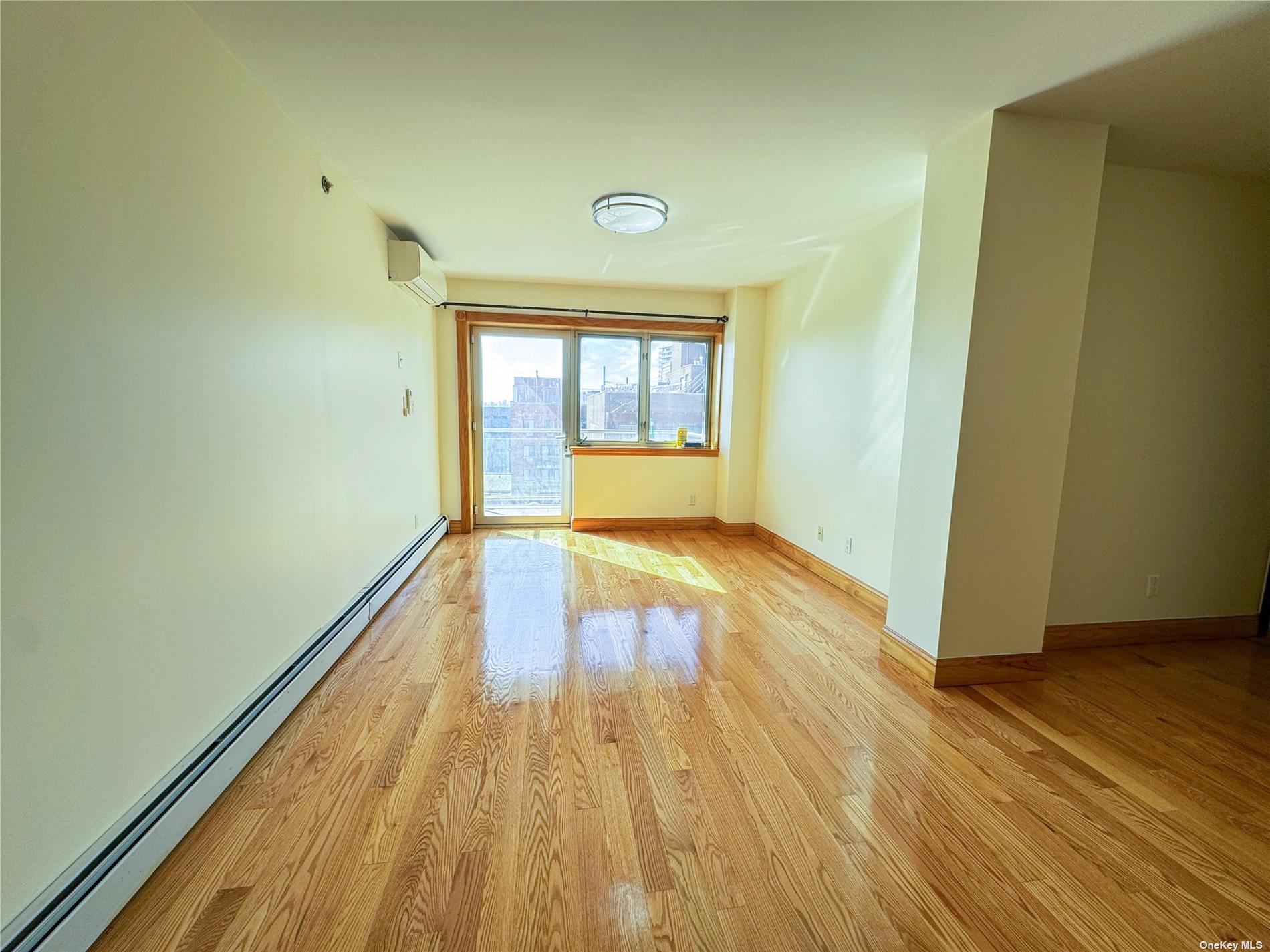 4142 College Point Boulevard 5D, Flushing, Queens, NY - 2 Bedrooms  
2 Bathrooms  
5 Rooms - 