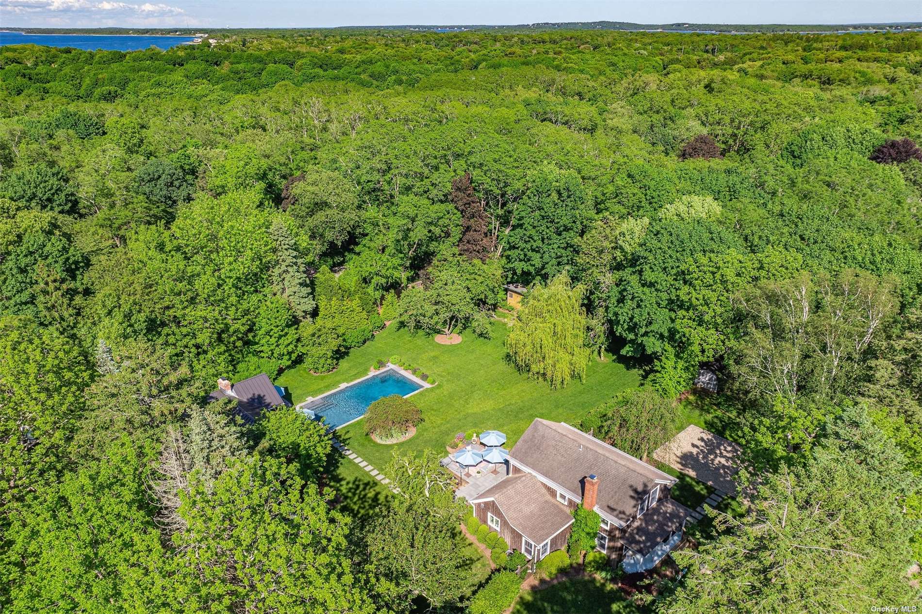 800 Lighthouse Road, Southold, New York image 3