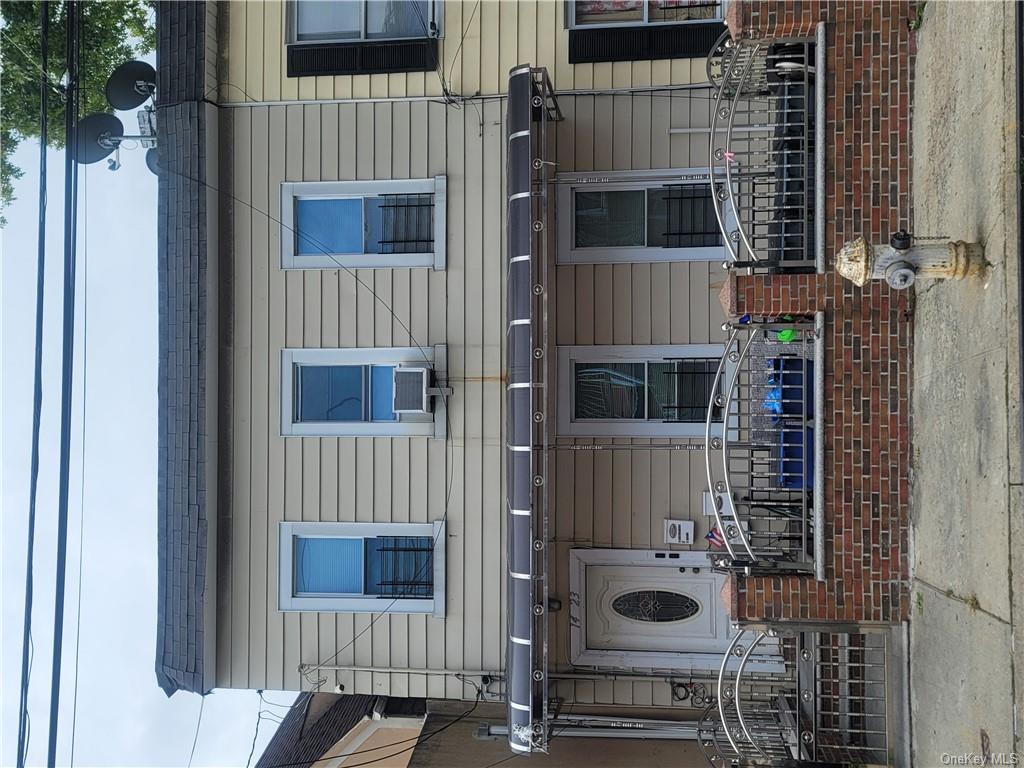 1423 Edwards Avenue, Bronx, New York - 5 Bedrooms  
2 Bathrooms - 