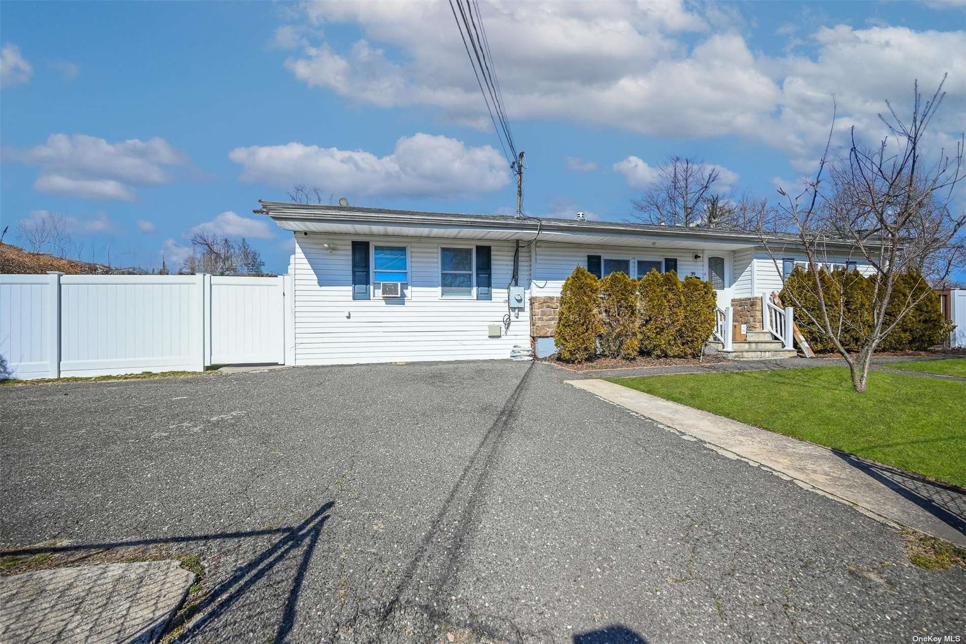 39 E Walnut Street, Central Islip, New York image 2