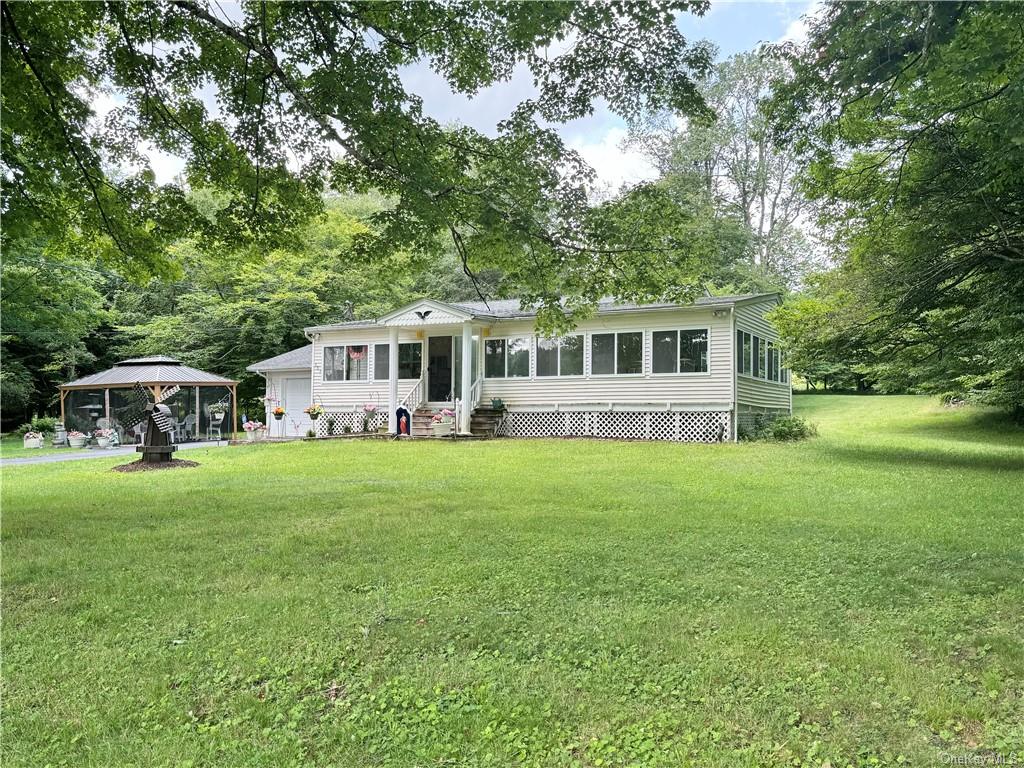 307 Beaver Lake Road, Livingston Manor, New York image 2