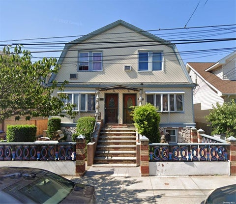 Multifamily For Sale - 69-18 Gouverneur Avenue<br/> Arverne, NY 11692