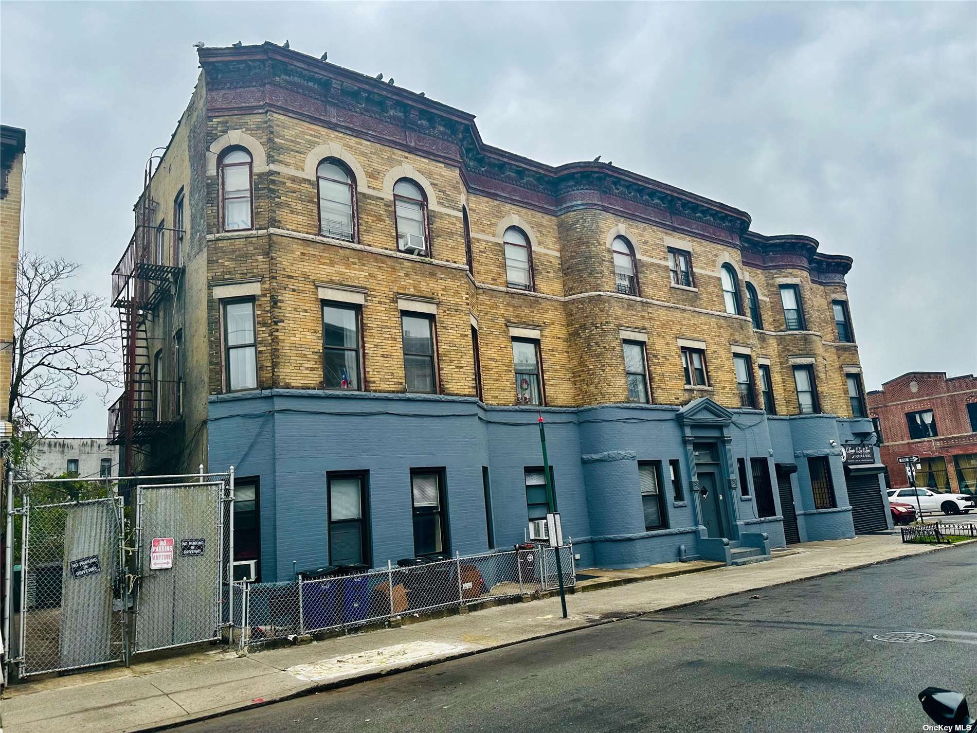 879 Knickerbocker Avenue