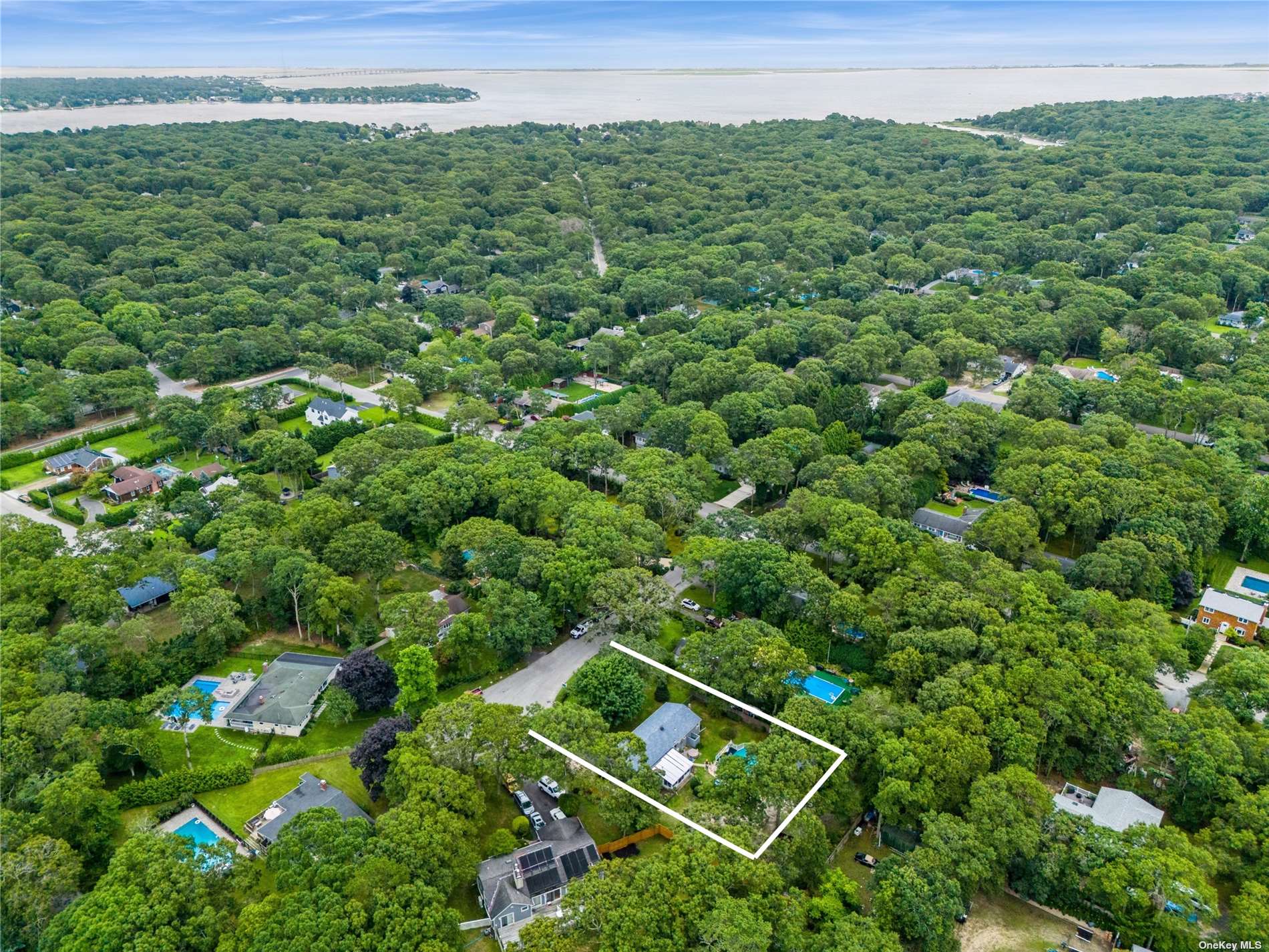 5 Pine Tree Court Ct, East Quogue, New York image 2