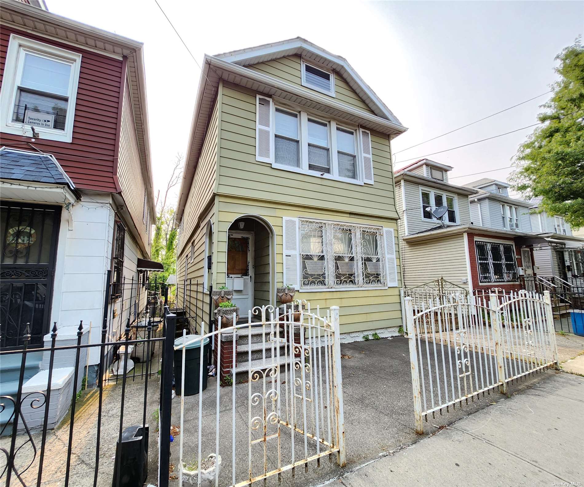 Property for Sale at 1121 Underhill Avenue, Bronx, New York - Bedrooms: 5 
Bathrooms: 3 
Rooms: 8  - $749,999