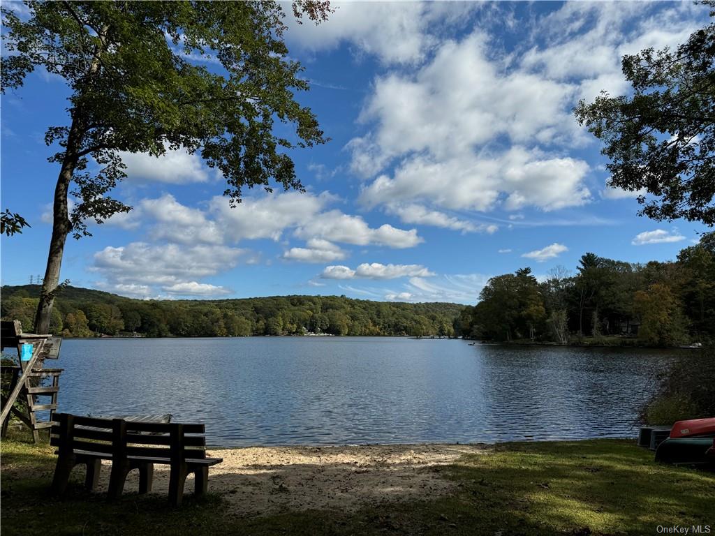 Lake Shore Road, Putnam Valley, New York image 9