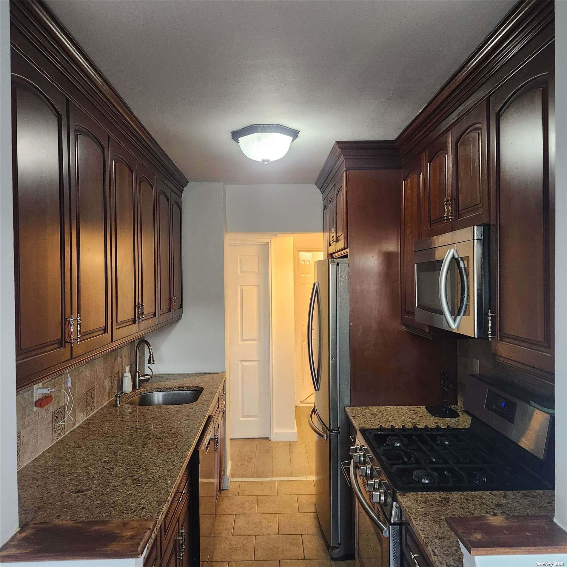 4 Birchwood Court #4M, Mineola, New York image 9