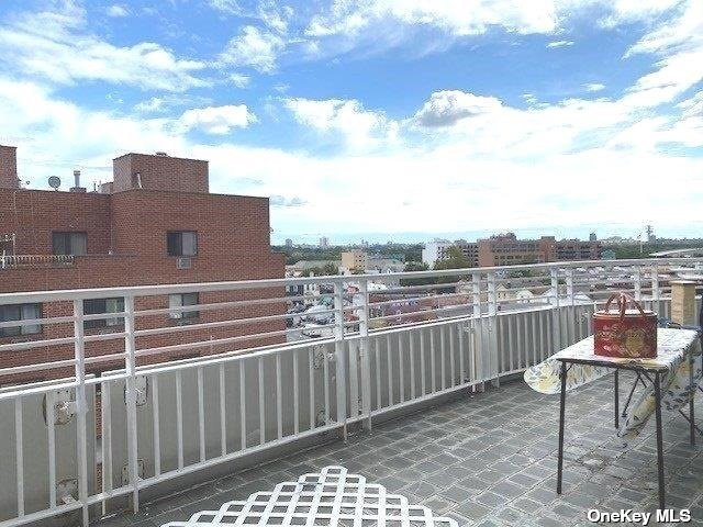 132-03 Sanford Avenue 7F