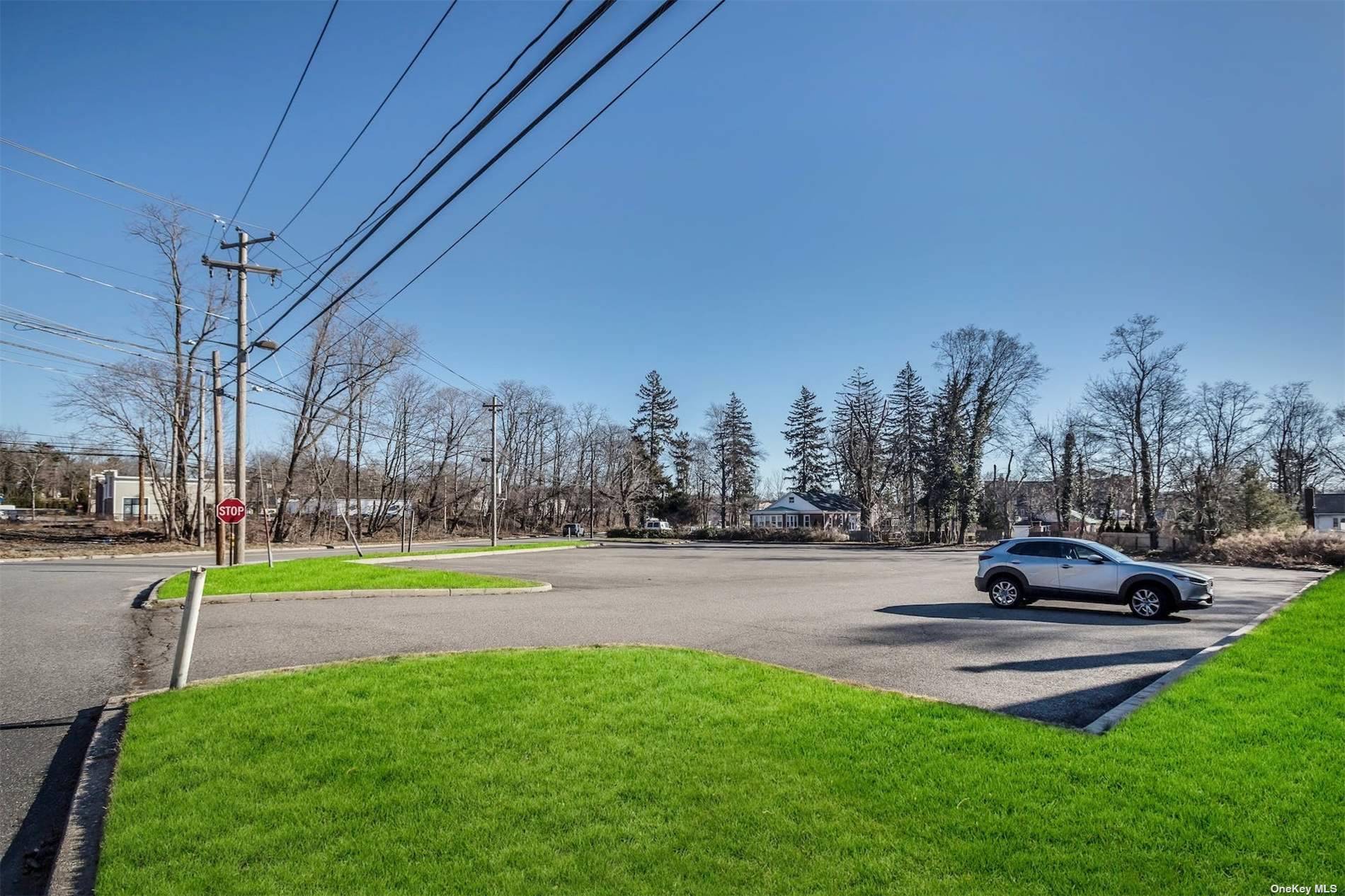 Edgewater Avenue, Smithtown, New York image 3