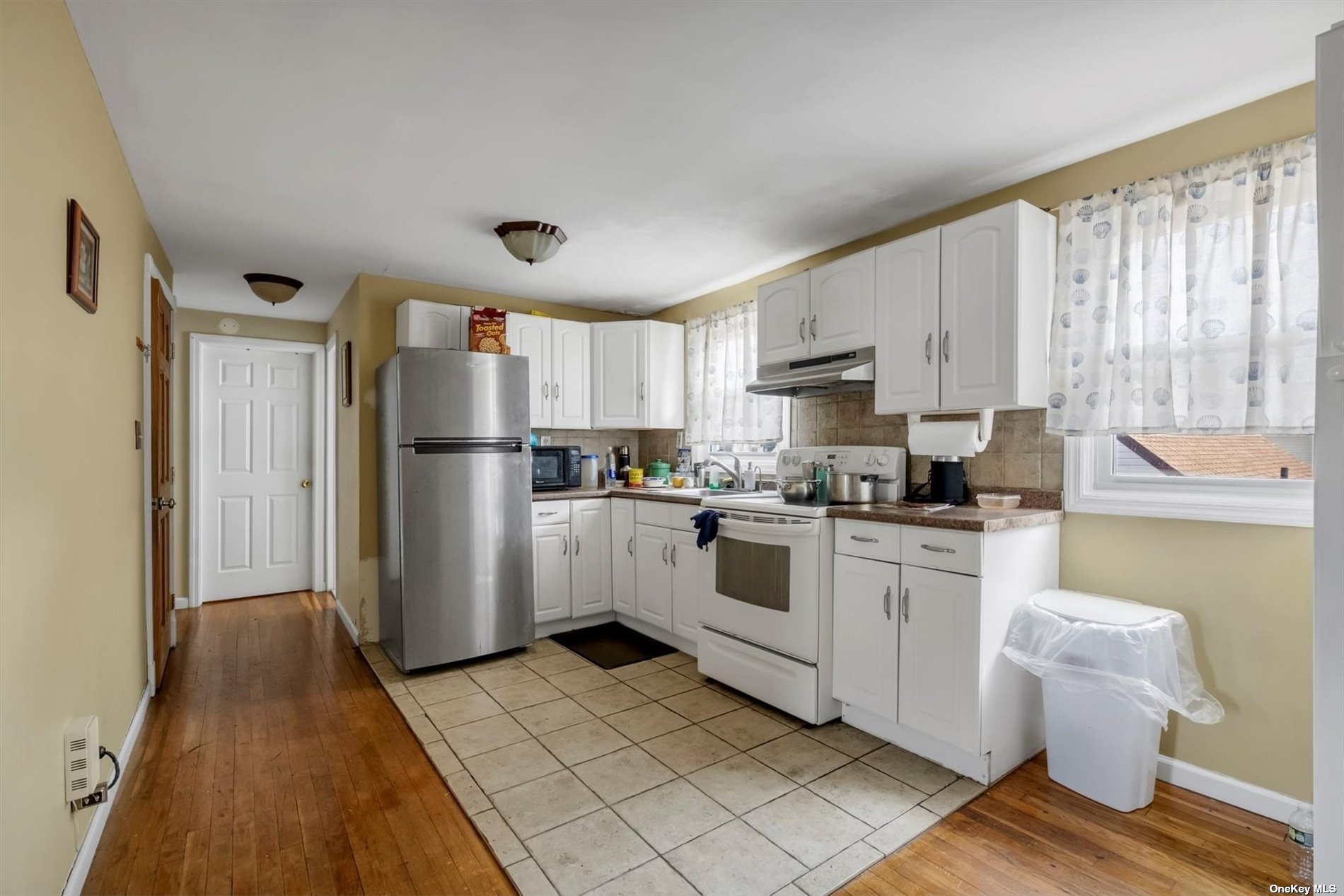 Hempstead, New York 11550, United States, 5 Bedrooms Bedrooms, ,3 BathroomsBathrooms,Residential,Pending,29502