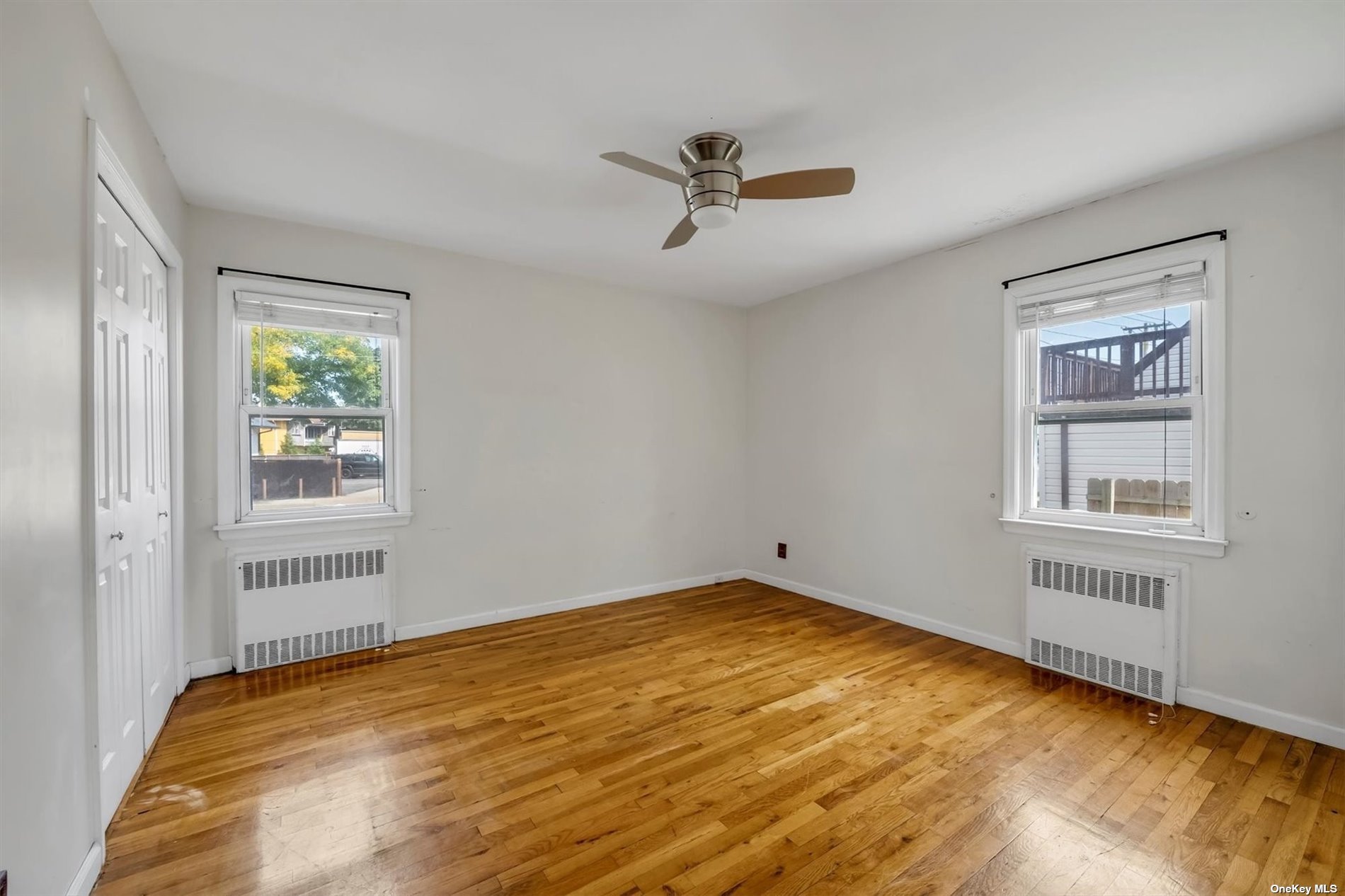 Hempstead, New York 11550, United States, 5 Bedrooms Bedrooms, ,3 BathroomsBathrooms,Residential,Pending,29502