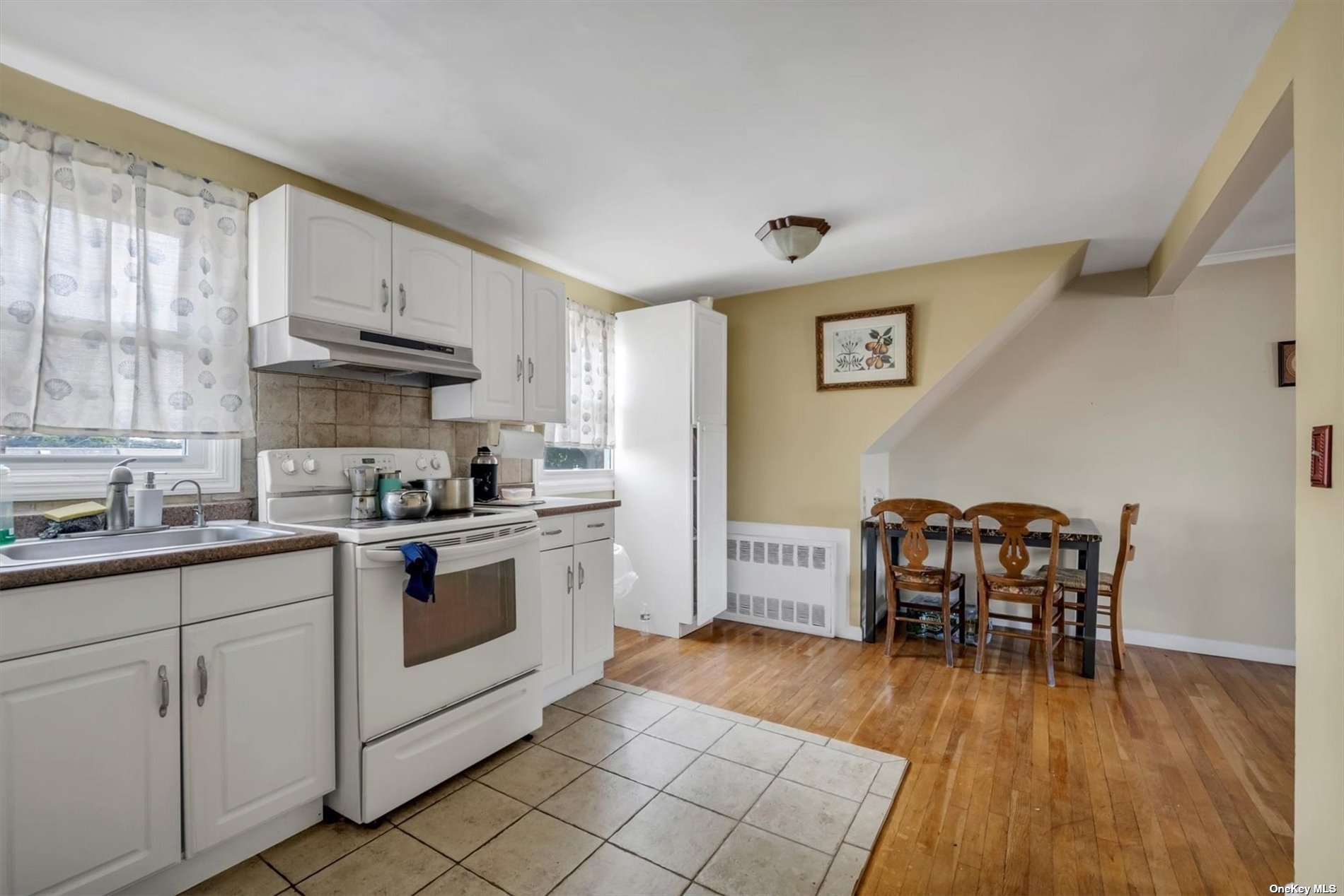 Hempstead, New York 11550, United States, 5 Bedrooms Bedrooms, ,3 BathroomsBathrooms,Residential,Pending,29502