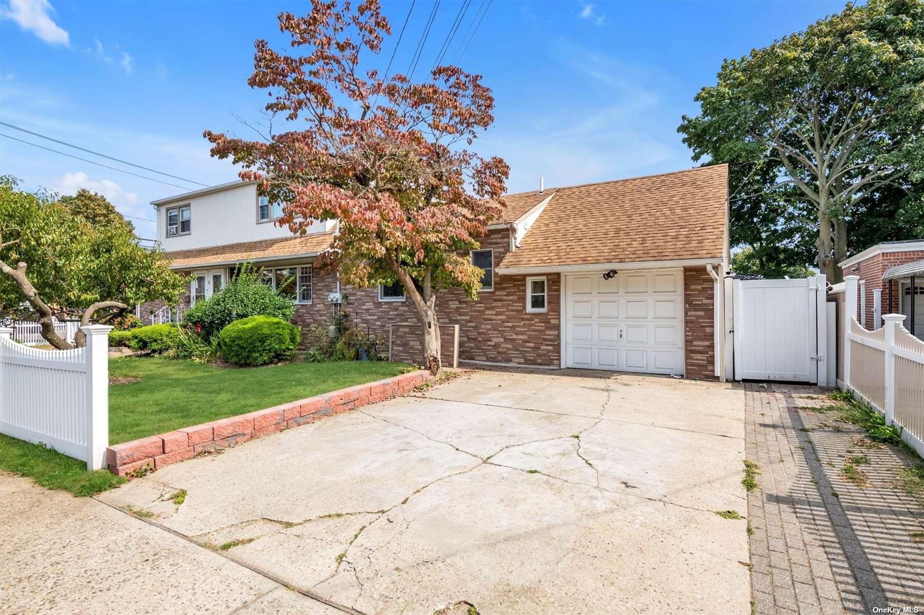 Hempstead, New York 11550, United States, 5 Bedrooms Bedrooms, ,3 BathroomsBathrooms,Residential,Pending,29502