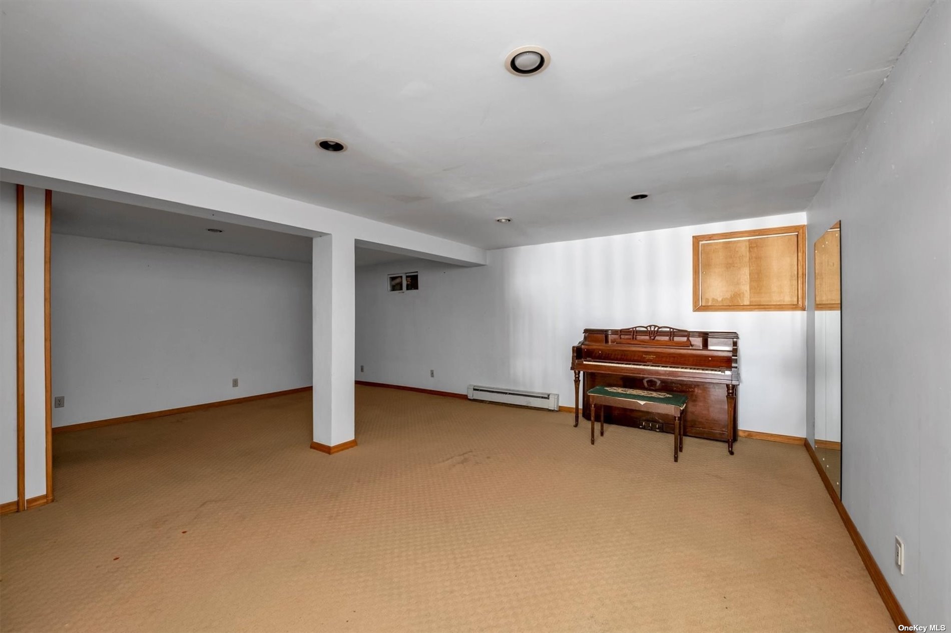 Hempstead, New York 11550, United States, 5 Bedrooms Bedrooms, ,3 BathroomsBathrooms,Residential,Pending,29502