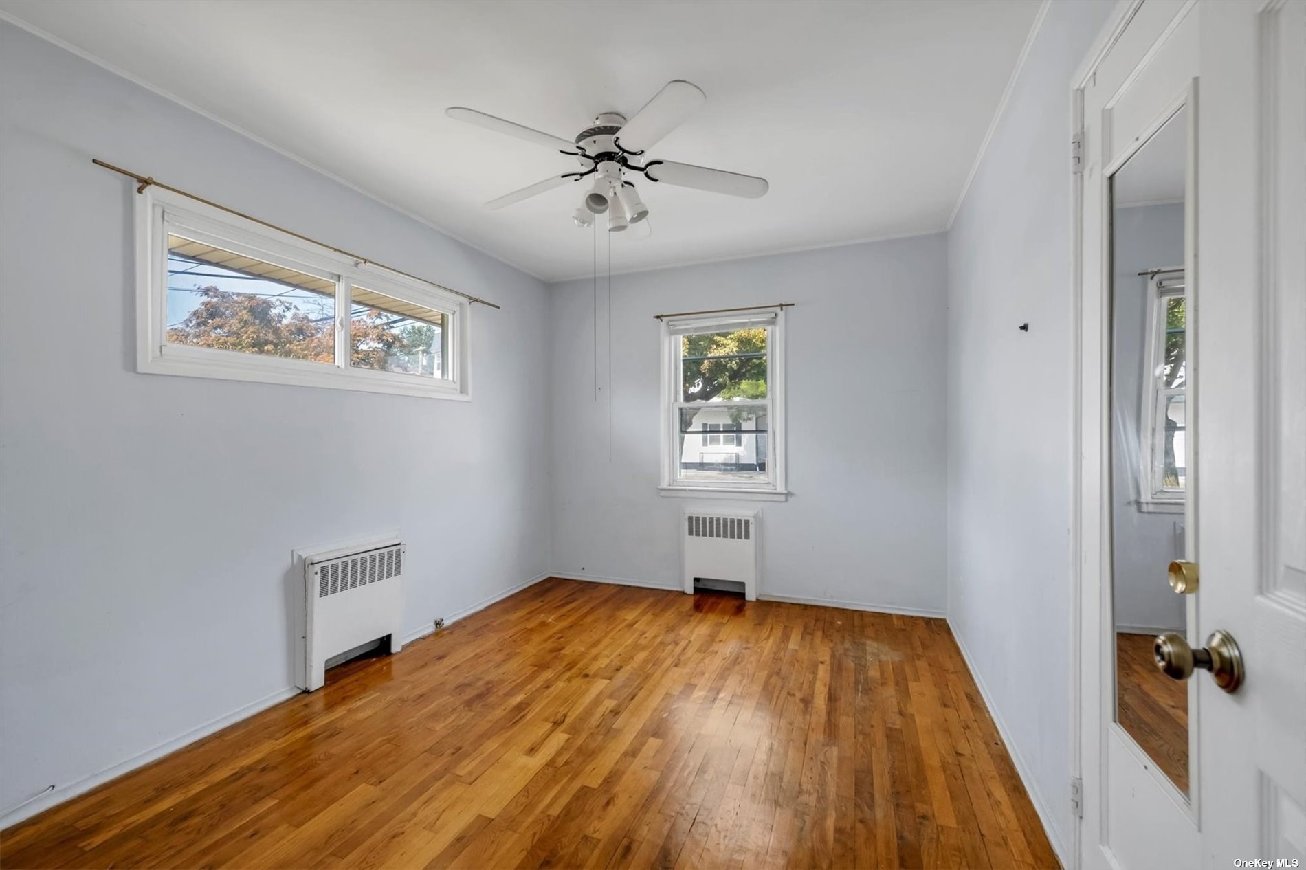 Hempstead, New York 11550, United States, 5 Bedrooms Bedrooms, ,3 BathroomsBathrooms,Residential,Pending,29502