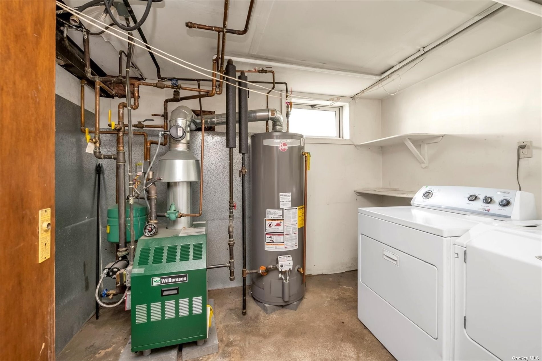 Hempstead, New York 11550, United States, 5 Bedrooms Bedrooms, ,3 BathroomsBathrooms,Residential,Pending,29502