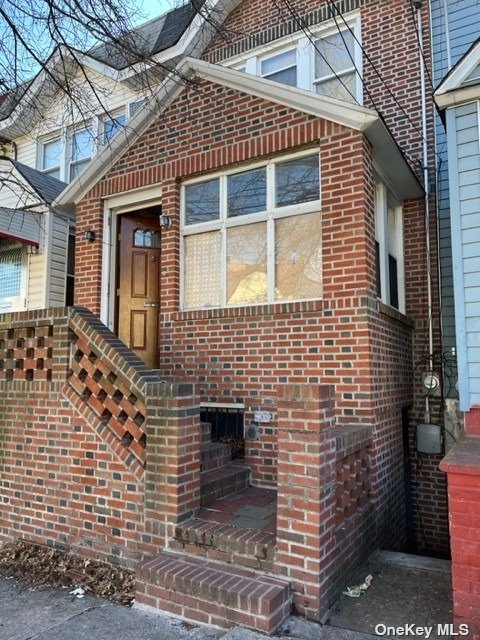 Property for Sale at 9442 Alstyne Avenue, Elmhurst, Queens, NY - Bedrooms: 3 
Bathrooms: 1 
Rooms: 8  - $780,000