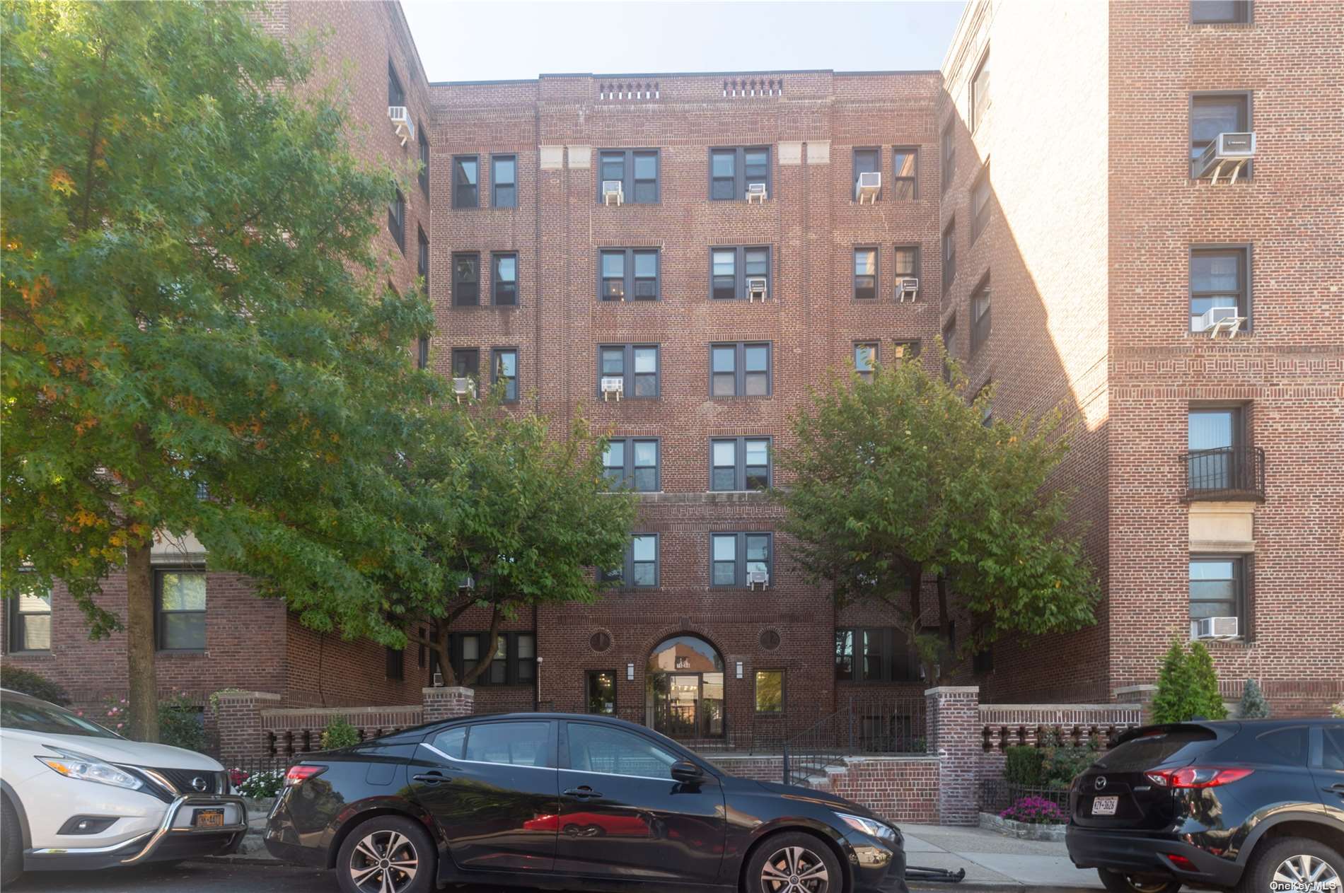 76-66 Austin Street St #3D, Forest Hills, New York image 2