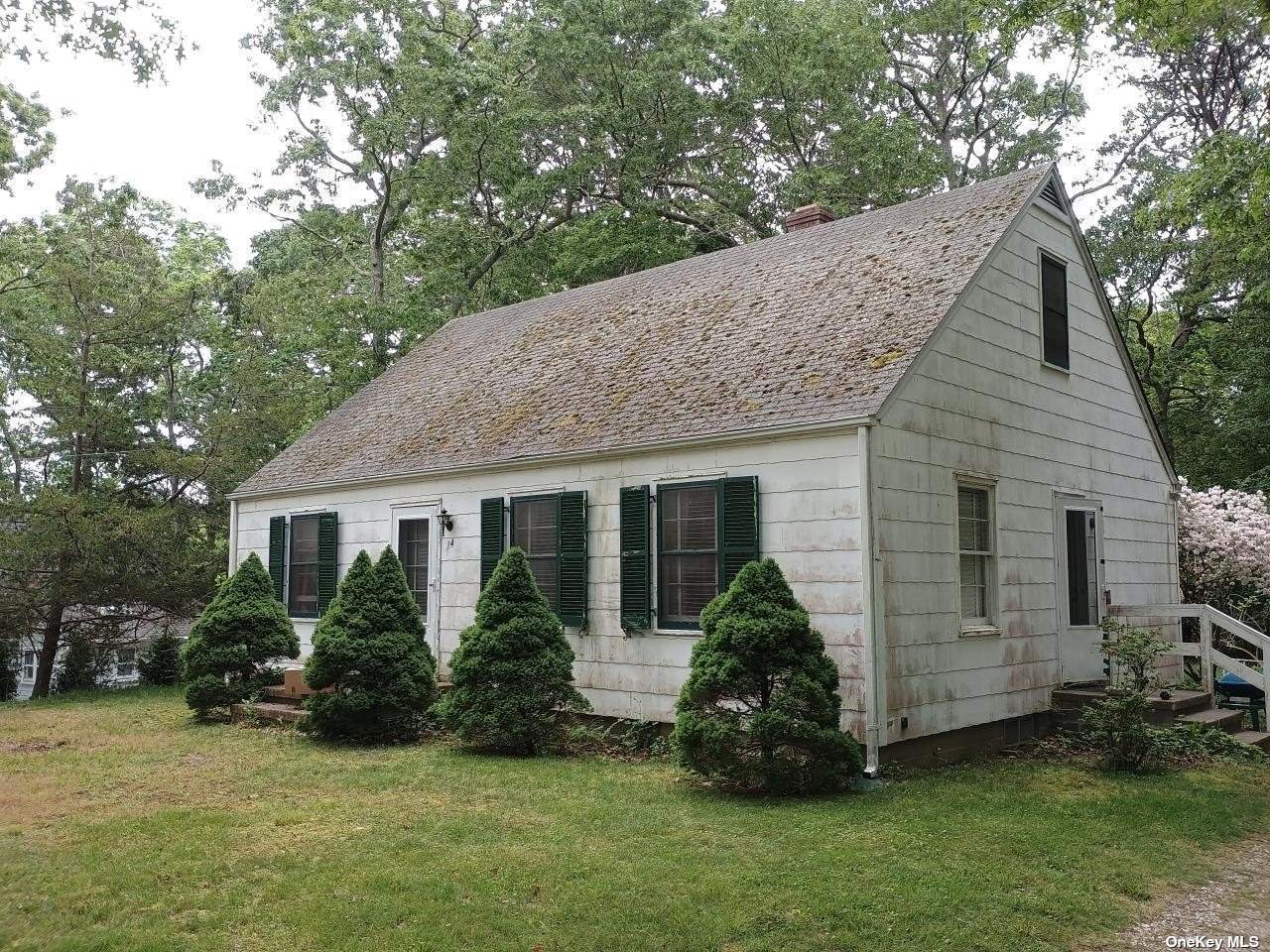 View Southampton, NY 11968 house