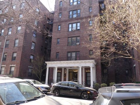 Homes For Sale - 41-12 41 Street #2J<br/> Queens County, Sunnyside, NY 11104