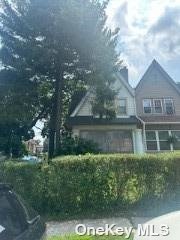 384 Hawthorne Avenue, Yonkers, New York - 3 Bedrooms  
1 Bathrooms  
7 Rooms - 