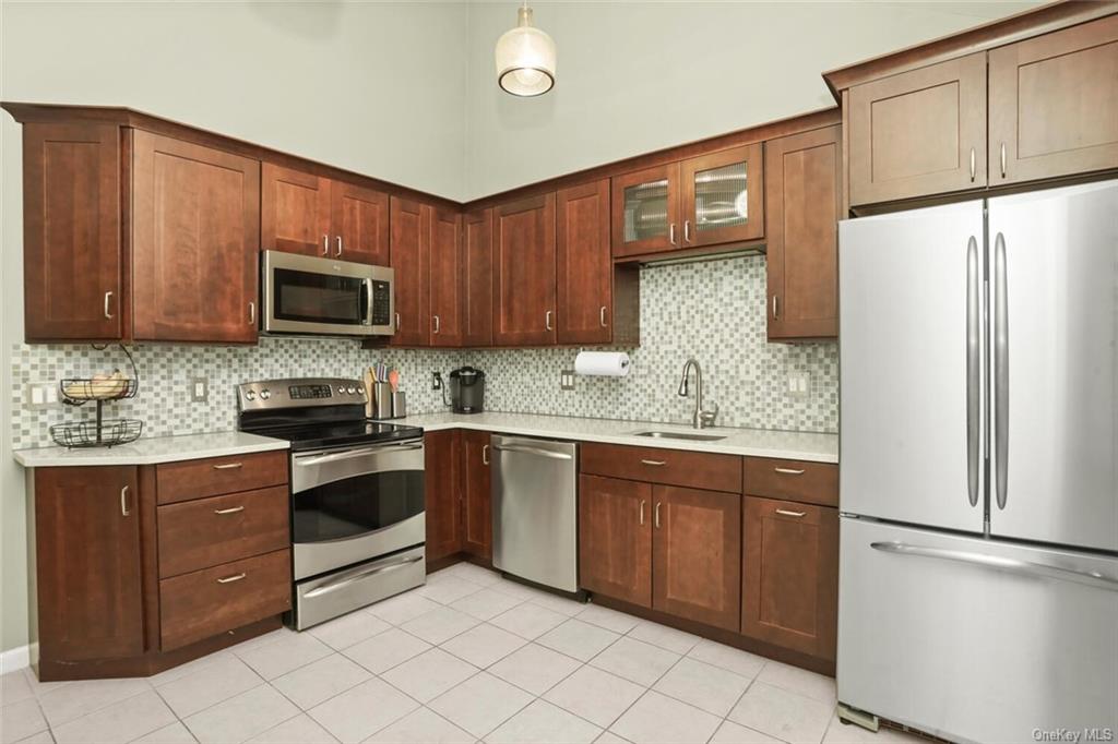Photo 3 of 27 of 2289 Bedford Street E1 condo