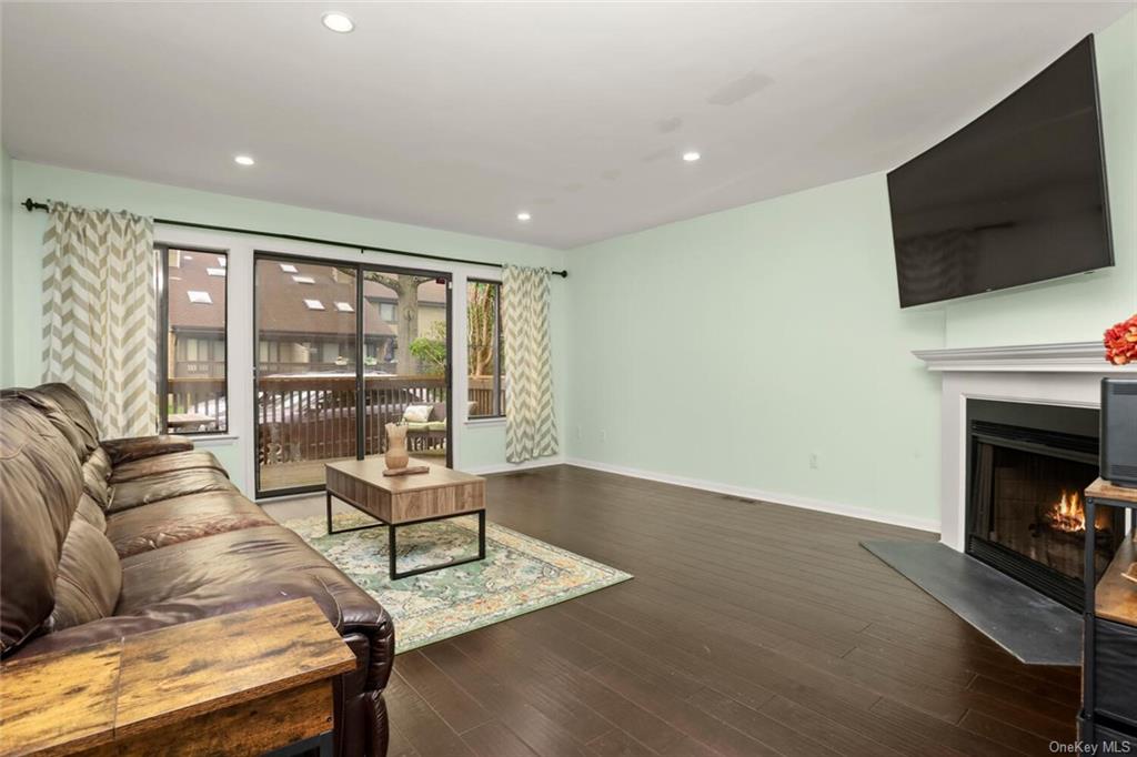 Photo 9 of 27 of 2289 Bedford Street E1 condo