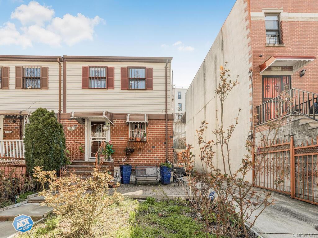 Property for Sale at 696 Saint Anns Avenue, Bronx, New York - Bedrooms: 3 
Bathrooms: 2 
Rooms: 7  - $589,000