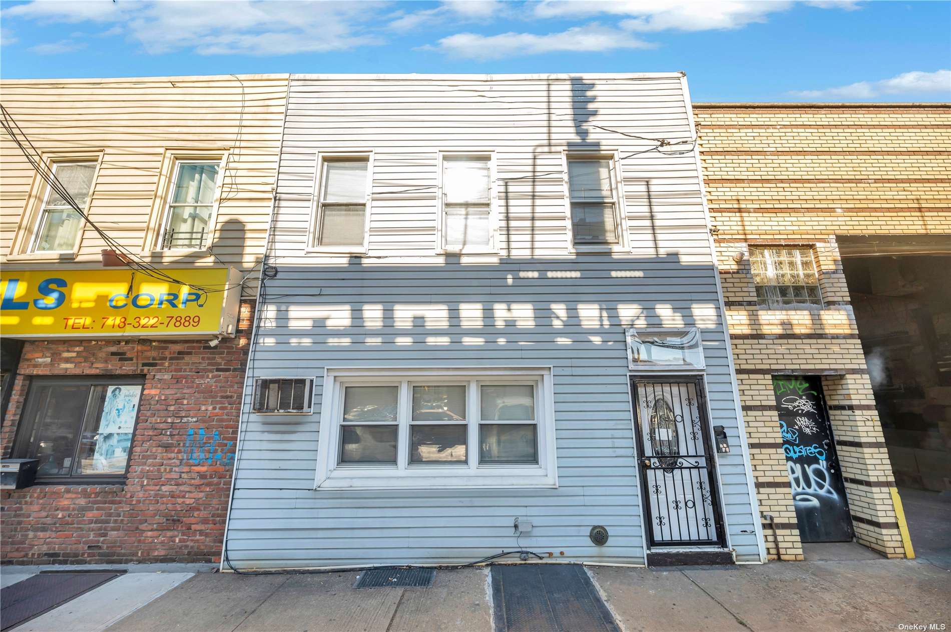 Liberty Avenue, Ozone Park, Queens, NY - 6 Bedrooms  
2 Bathrooms  
12 Rooms - 