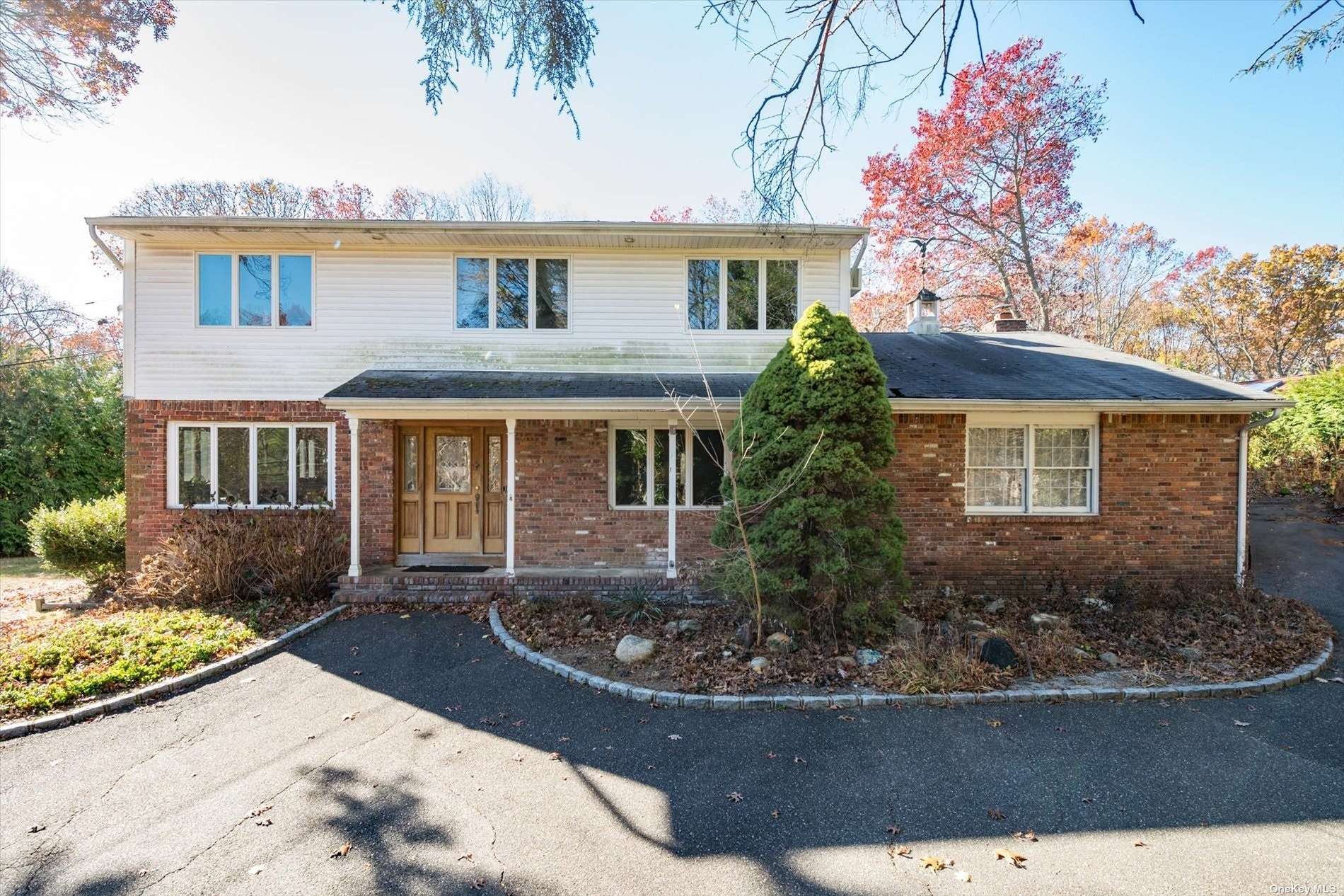 40 Valleywood Road, Commack, New York image 1