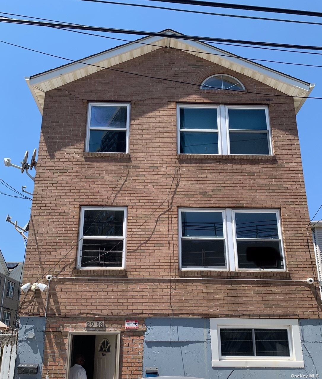 2956 Rockaway Freeway, Far Rockaway, Queens, NY - 7 Bedrooms  
3 Bathrooms  
10 Rooms - 