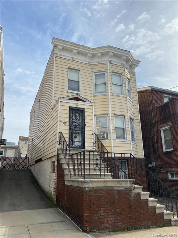 1950 Pilgrim Avenue, Bronx, New York - 4 Bedrooms  
2 Bathrooms - 