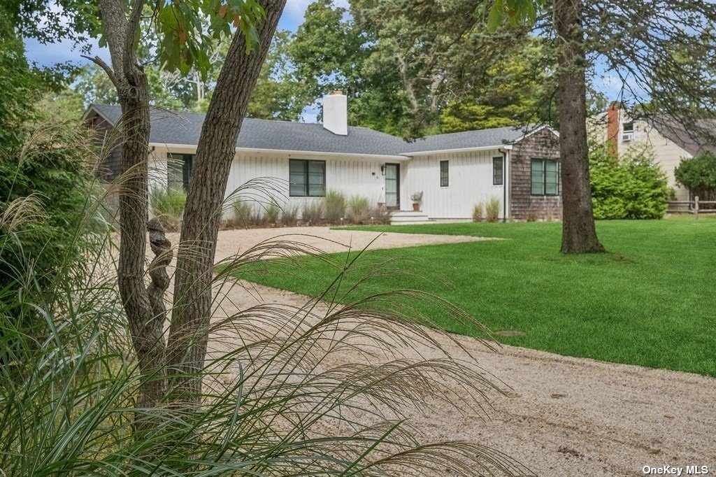 16 Lion Head Rock Road, East Hampton, Hamptons, NY - 4 Bedrooms  
3 Bathrooms - 