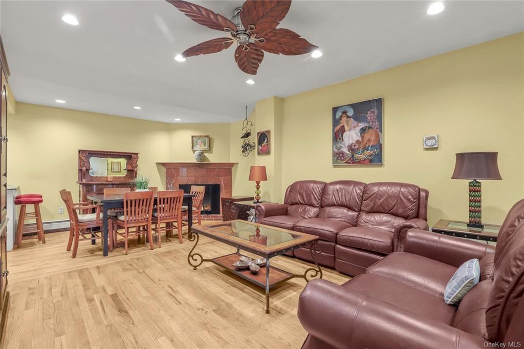 Photo 4 of 19 of 914 Wynnewood Road LL4 condo