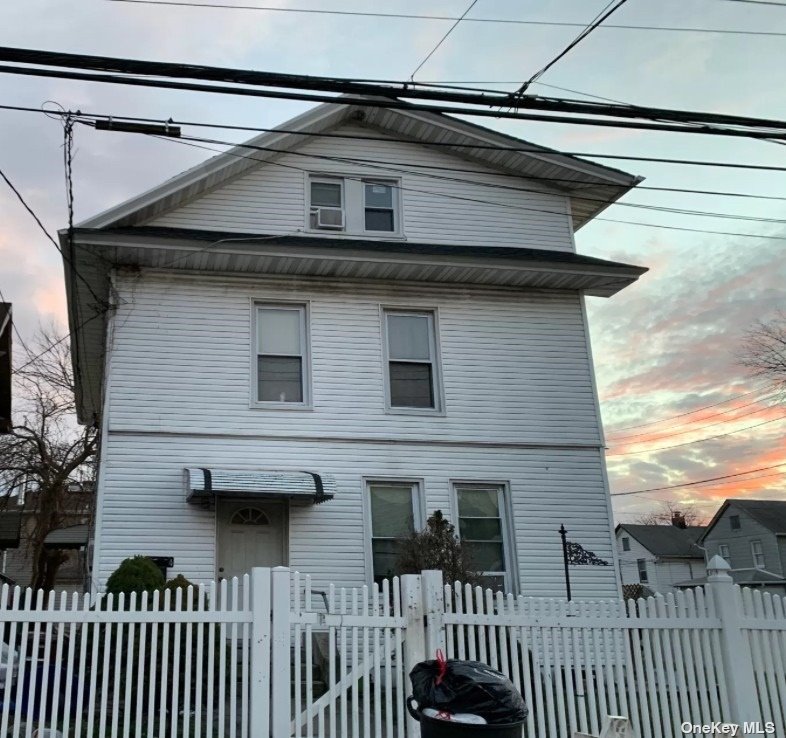 21704 135th Avenue, Springfield Gardens, Queens, NY - 10 Bedrooms  
3 Bathrooms  
13 Rooms - 