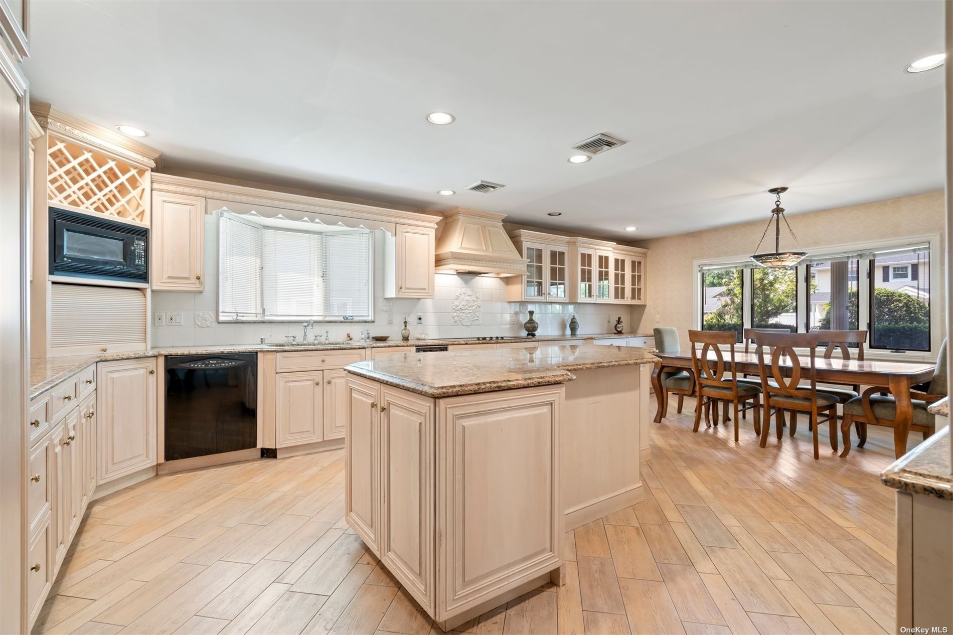 Photo 4 of 25 of 28 Colgate Lane house
