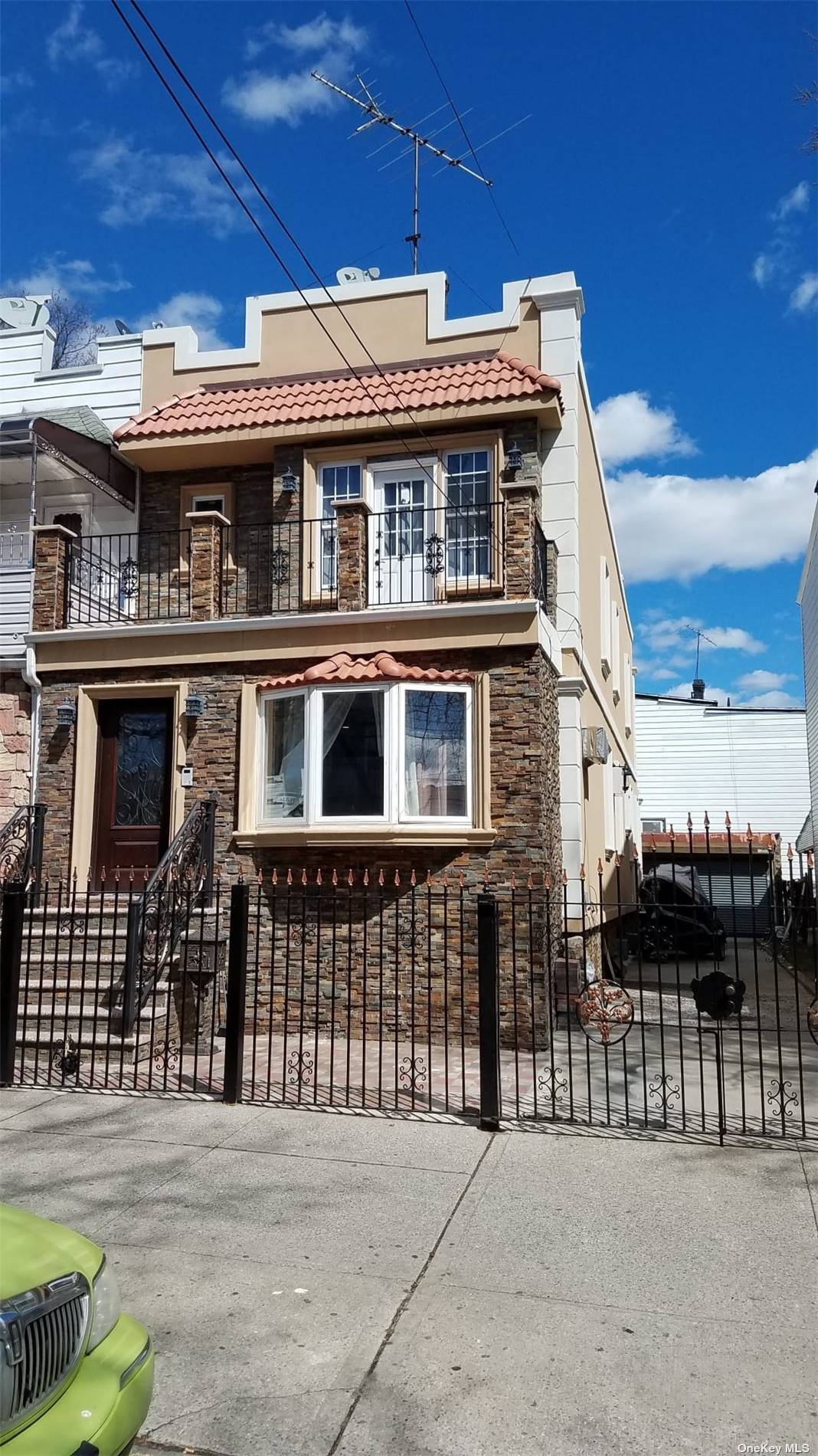 Property for Sale at 8729 80th Street, Woodhaven, Queens, NY - Bedrooms: 6 
Bathrooms: 5 
Rooms: 8  - $1,200,000