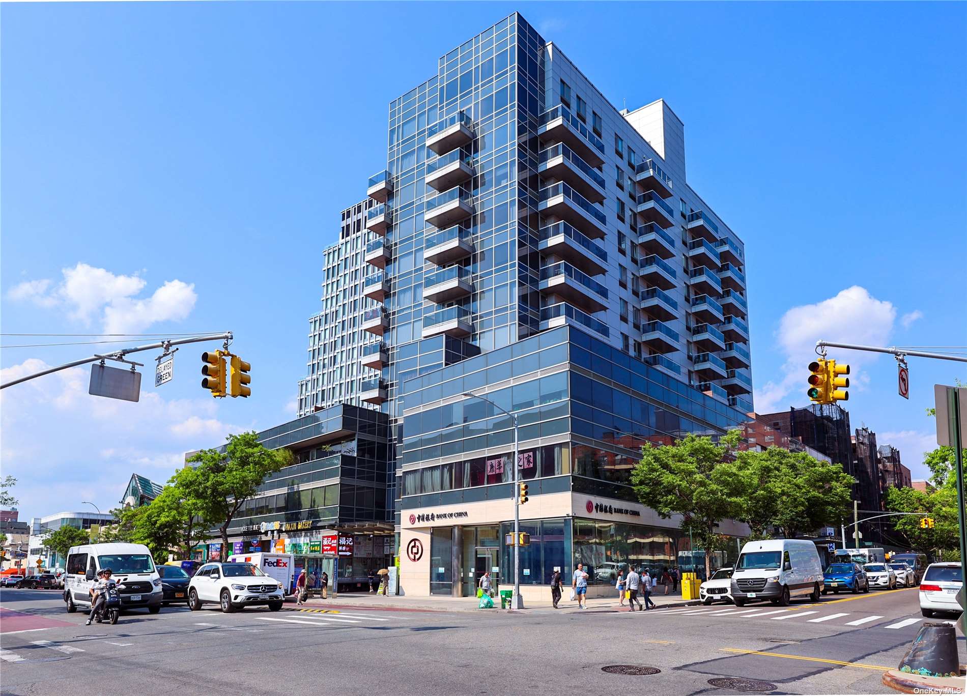 Property for Sale at 4235 Main Street 11G, Flushing, Queens, NY - Bedrooms: 2 
Bathrooms: 2 
Rooms: 6  - $938,000