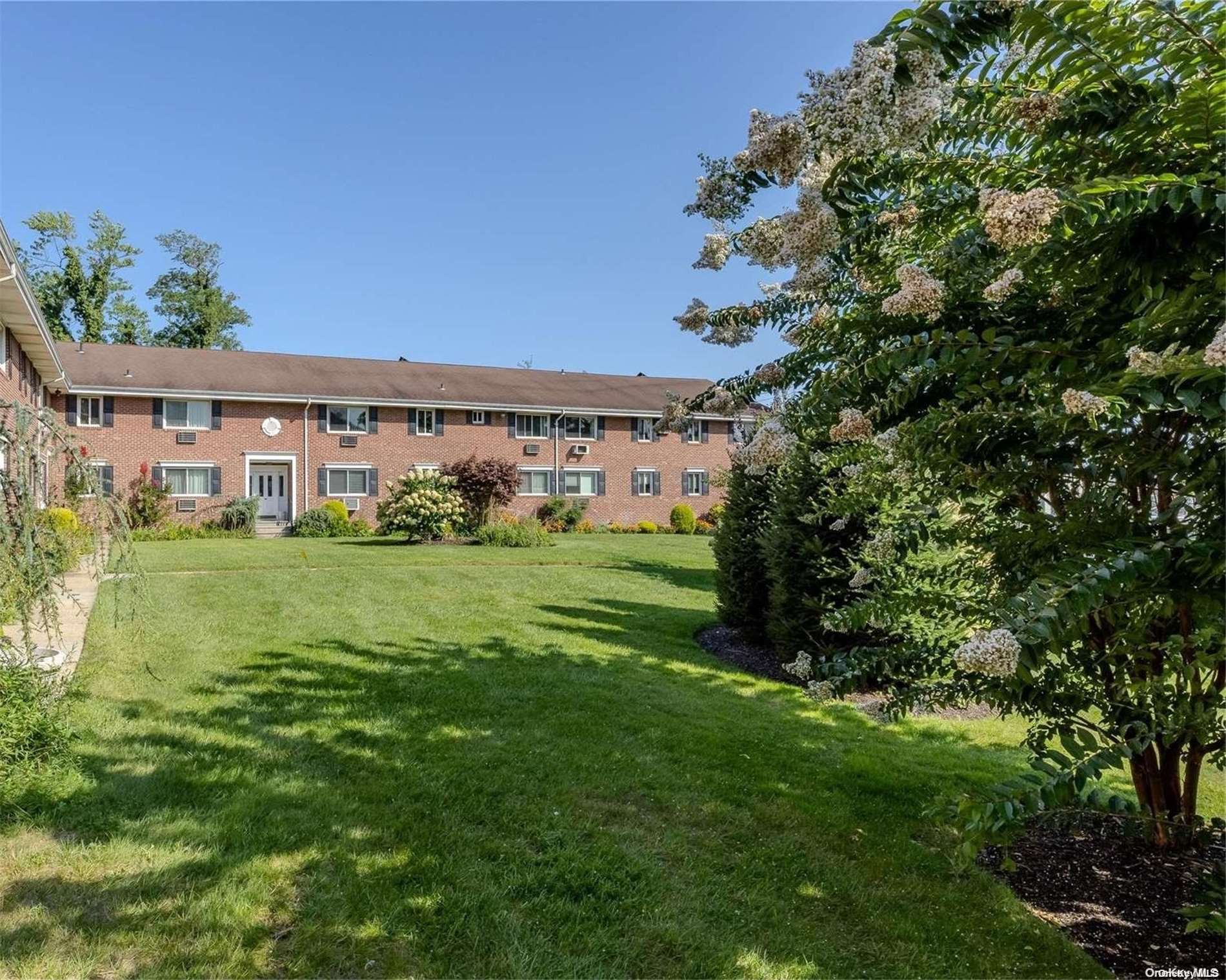 200 Merrick Road #UNIT C, Amityville, New York image 1