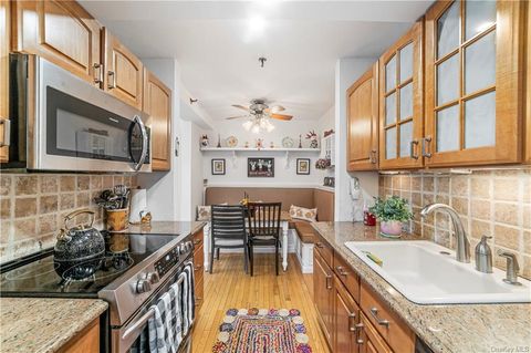 Photo of 15 Greenridge Avenue #21G, White Plains, NY 10605 (MLS # H6324037)