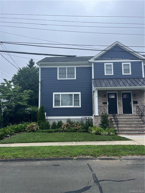 68 Henry Avenue Left Side, Harrison, New York - 3 Bedrooms  
3 Bathrooms  
6 Rooms - 