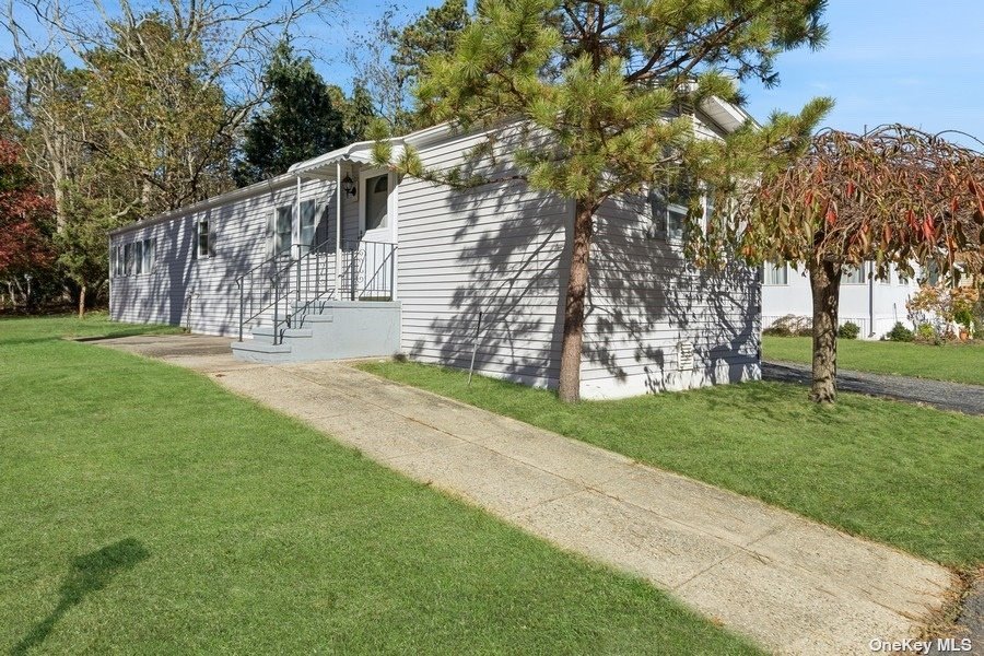 199 Northwoods Lane, Riverhead, New York image 2