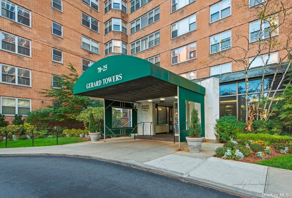 70-25 Yellowstone Boulevard #23L, Forest Hills, New York image 21