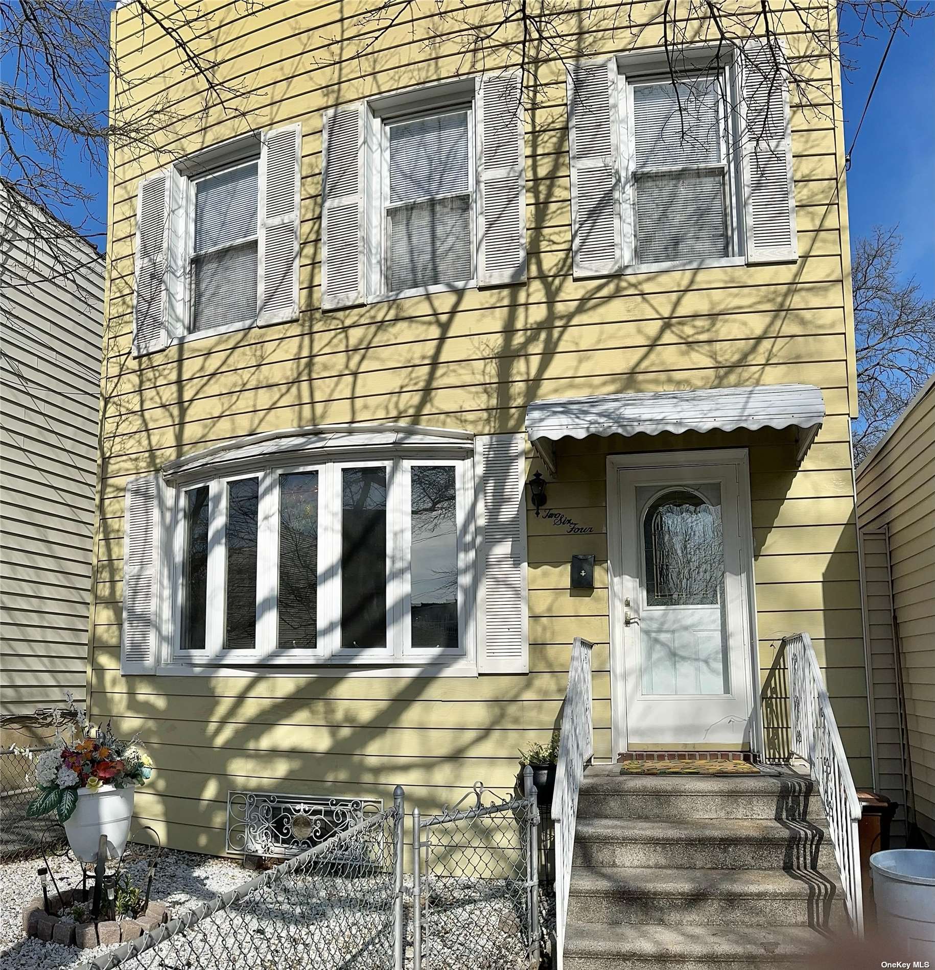 Property for Sale at 264 Revere Avenue, Bronx, New York - Bedrooms: 4 
Bathrooms: 2 
Rooms: 9  - $699,000