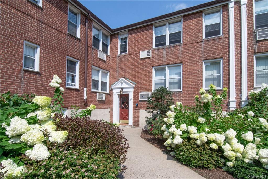 706 Palmer Court #1E, Mamaroneck, New York image 1