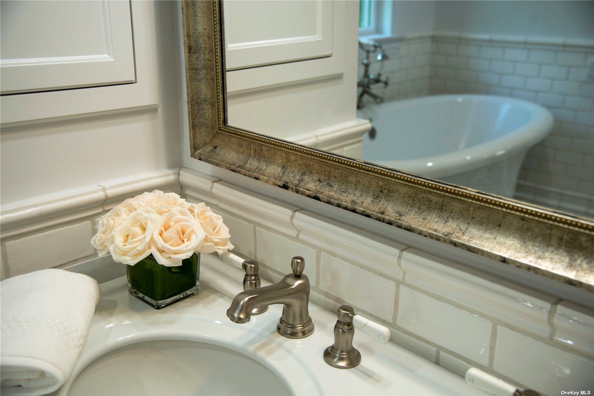 Photo 15 of 21 of 75 Manhasset Woods Road house