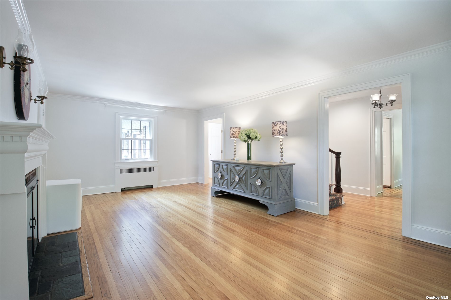 Photo 6 of 21 of 75 Manhasset Woods Road house