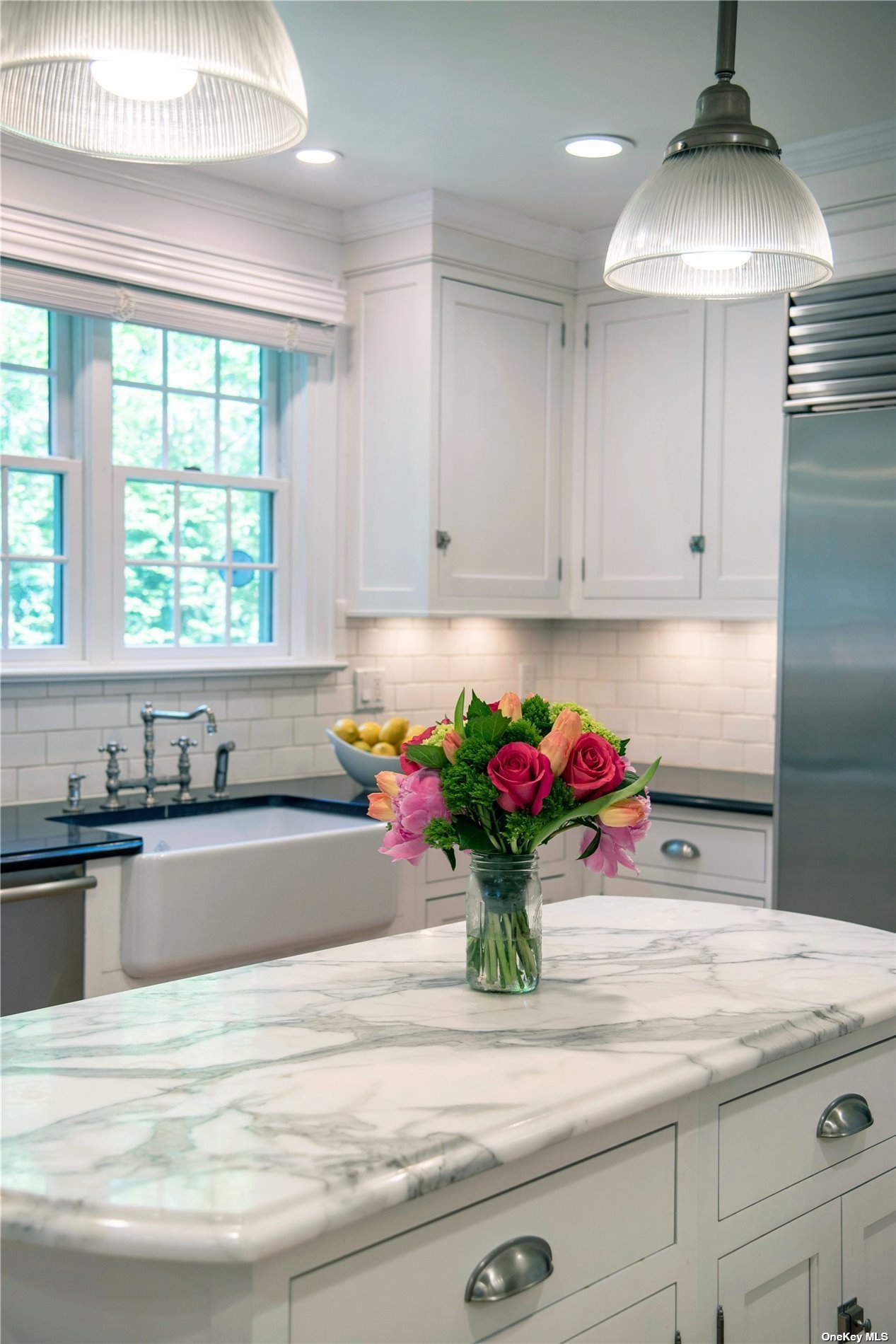 Photo 9 of 21 of 75 Manhasset Woods Road house