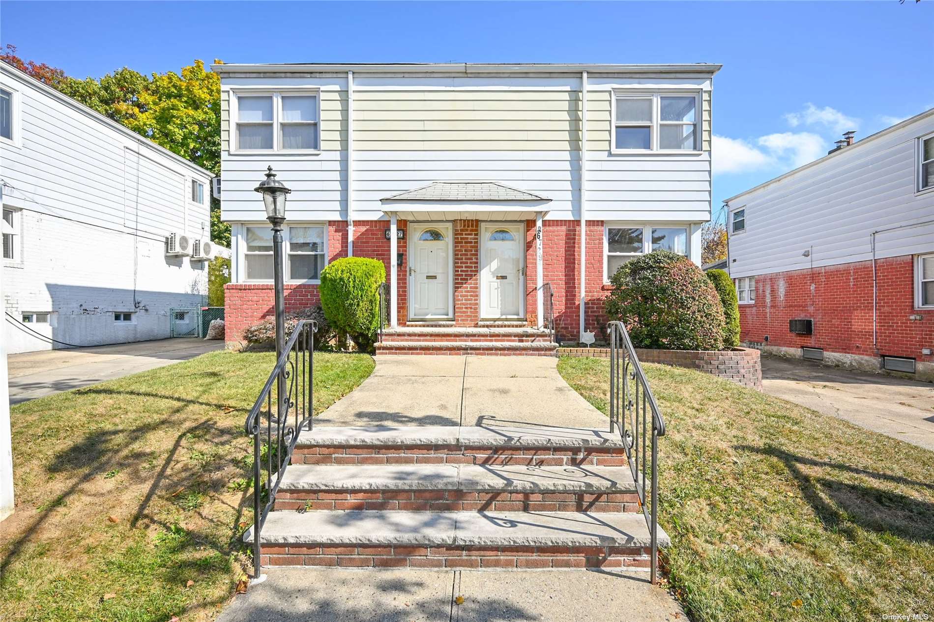 Property for Sale at 6727 211 Street, Oakland Gardens, Queens, NY - Bedrooms: 2 
Bathrooms: 2 
Rooms: 7  - $728,000